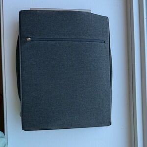 Samsonite Starck Backpack with retracting straps.